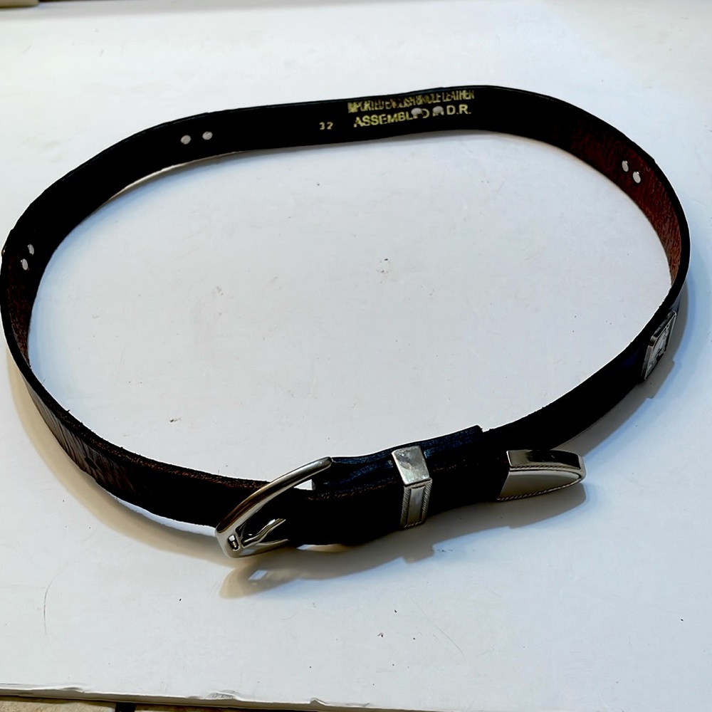 English Bridle Leather Equestrian Medallion Belt Sz 32 “Preowned “
